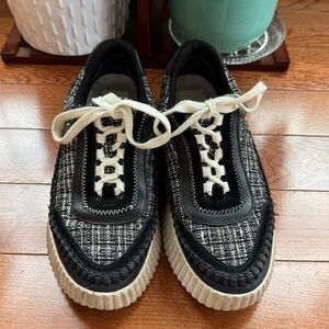 DOLCE VITA Dolen Denae sneakers Cream and black platform Size 8